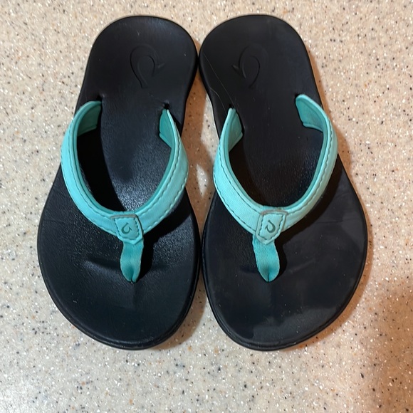 Olukai Flip Flops - Picture 2 of 3